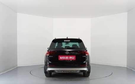 Volkswagen Tiguan II, 2019 год, 2 470 000 рублей, 4 фотография