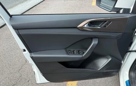 Volkswagen Taos, 2021 год, 1 600 000 рублей, 6 фотография