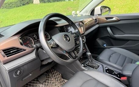 Volkswagen Taos, 2021 год, 1 600 000 рублей, 7 фотография