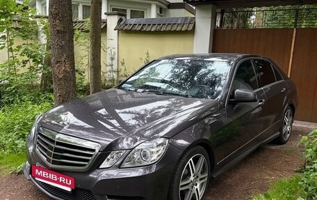 Mercedes-Benz E-Класс, 2010 год, 1 750 000 рублей, 2 фотография