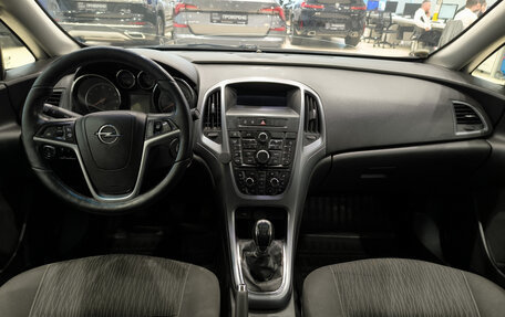Opel Astra J, 2013 год, 650 000 рублей, 18 фотография