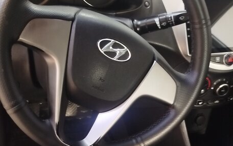 Hyundai Solaris II рестайлинг, 2015 год, 820 000 рублей, 11 фотография