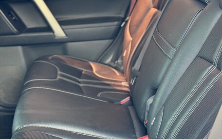 Toyota Land Cruiser Prado 150 рестайлинг 2, 2010 год, 3 000 000 рублей, 12 фотография