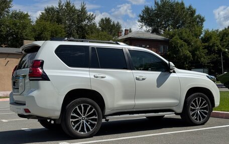 Toyota Land Cruiser Prado 150 рестайлинг 2, 2010 год, 3 000 000 рублей, 18 фотография