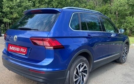 Volkswagen Tiguan II, 2018 год, 2 159 000 рублей, 3 фотография