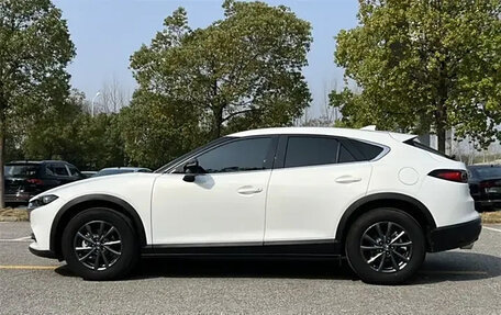 Mazda CX-4, 2021 год, 1 950 015 рублей, 7 фотография