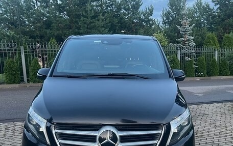 Mercedes-Benz V-Класс, 2018 год, 4 300 000 рублей, 1 фотография