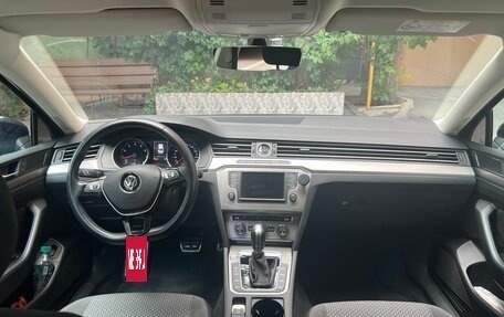 Volkswagen Passat B8 рестайлинг, 2016 год, 2 080 000 рублей, 11 фотография