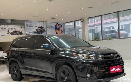 Toyota Highlander III, 2021 год, 2 845 000 рублей, 1 фотография