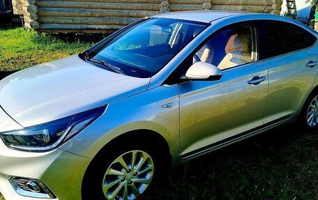 Hyundai Solaris II рестайлинг, 2018 год, 1 500 000 рублей, 6 фотография