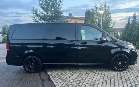 Mercedes-Benz V-Класс, 2018 год, 4 300 000 рублей, 3 фотография