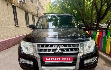 Mitsubishi Pajero IV, 2014 год, 2 490 000 рублей, 2 фотография