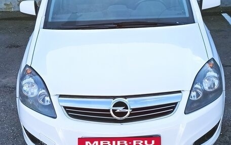 Opel Zafira B, 2013 год, 980 000 рублей, 3 фотография
