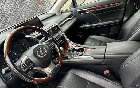 Lexus RX IV рестайлинг, 2017 год, 3 900 000 рублей, 12 фотография