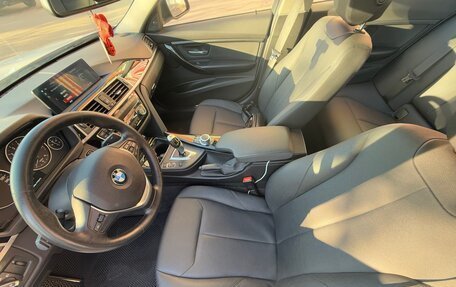 BMW 3 серия, 2017 год, 2 200 000 рублей, 10 фотография