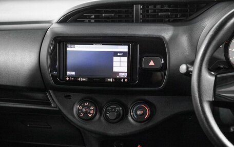 Toyota Vitz, 2017 год, 849 000 рублей, 11 фотография