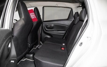 Toyota Vitz, 2017 год, 849 000 рублей, 7 фотография