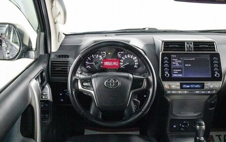 Toyota Land Cruiser Prado 150 рестайлинг 2, 2021 год, 4 900 000 рублей, 9 фотография