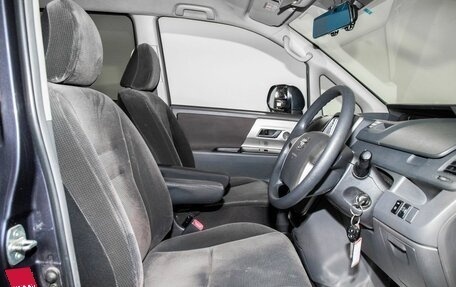 Toyota Voxy II, 2008 год, 1 435 000 рублей, 5 фотография