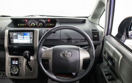 Toyota Voxy II, 2008 год, 1 435 000 рублей, 10 фотография