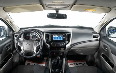 Mitsubishi L200 IV рестайлинг, 2015 год, 1 600 000 рублей, 8 фотография