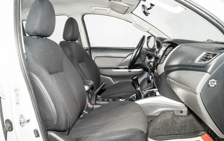 Mitsubishi L200 IV рестайлинг, 2015 год, 1 600 000 рублей, 6 фотография