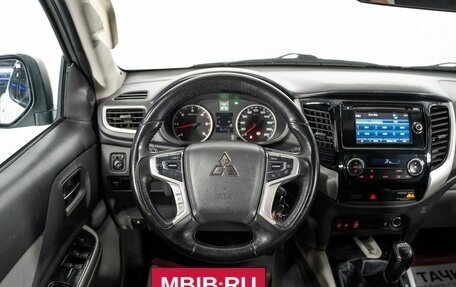 Mitsubishi L200 IV рестайлинг, 2015 год, 1 600 000 рублей, 9 фотография