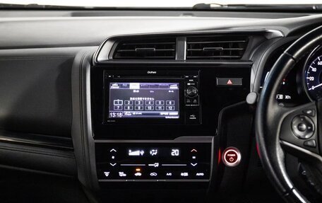 Honda Fit III, 2018 год, 1 200 000 рублей, 11 фотография
