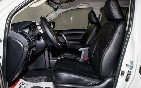 Toyota Land Cruiser Prado 150 рестайлинг 2, 2014 год, 3 200 000 рублей, 7 фотография