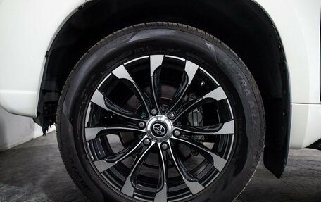 Toyota Land Cruiser Prado 150 рестайлинг 2, 2014 год, 3 200 000 рублей, 17 фотография
