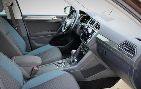 Volkswagen Tiguan II, 2019 год, 2 175 000 рублей, 12 фотография
