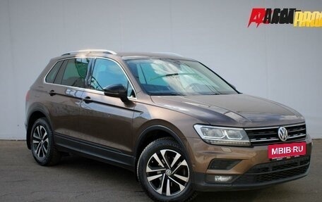Volkswagen Tiguan II, 2019 год, 2 175 000 рублей, 3 фотография