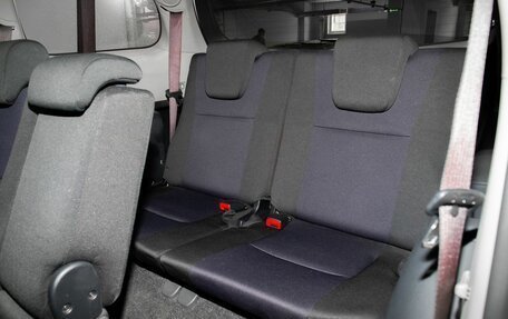 Toyota Wish II, 2013 год, 1 665 000 рублей, 8 фотография