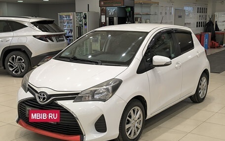 Toyota Yaris III рестайлинг, 2015 год, 999 000 рублей, 5 фотография