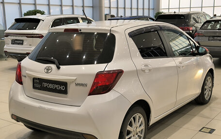 Toyota Yaris III рестайлинг, 2015 год, 999 000 рублей, 9 фотография