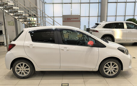 Toyota Yaris III рестайлинг, 2015 год, 999 000 рублей, 8 фотография