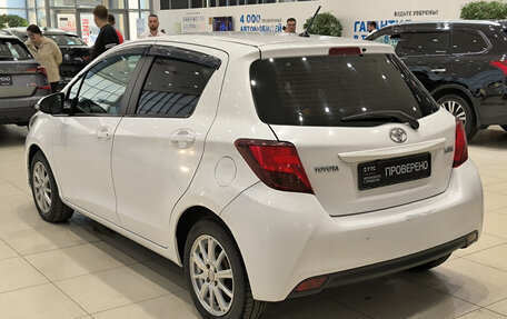 Toyota Yaris III рестайлинг, 2015 год, 999 000 рублей, 11 фотография