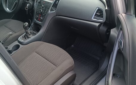 Opel Astra J, 2013 год, 780 000 рублей, 1 фотография