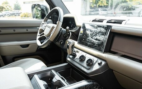 Land Rover Defender II, 2025 год, 30 990 000 рублей, 19 фотография