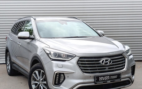 Hyundai Santa Fe III рестайлинг, 2018 год, 2 735 000 рублей, 3 фотография