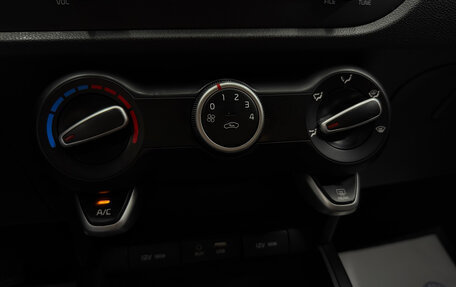KIA Rio IV, 2018 год, 1 490 000 рублей, 13 фотография