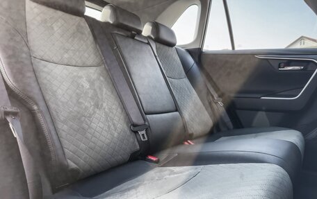 Toyota RAV4, 2025 год, 3 660 000 рублей, 29 фотография