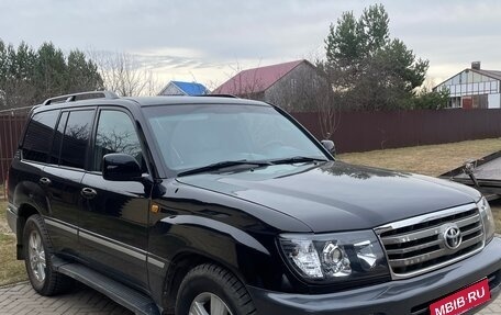Toyota Land Cruiser 100 рестайлинг 2, 2006 год, 2 350 000 рублей, 1 фотография