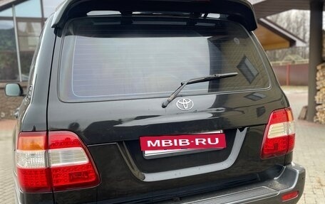 Toyota Land Cruiser 100 рестайлинг 2, 2006 год, 2 350 000 рублей, 3 фотография