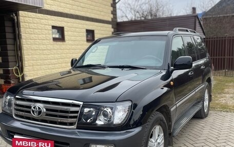 Toyota Land Cruiser 100 рестайлинг 2, 2006 год, 2 350 000 рублей, 2 фотография