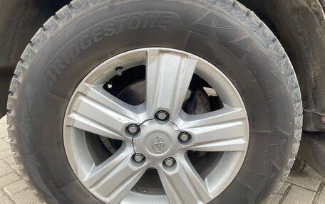 Toyota Land Cruiser 100 рестайлинг 2, 2006 год, 2 350 000 рублей, 6 фотография