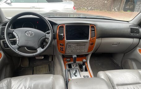 Toyota Land Cruiser 100 рестайлинг 2, 2006 год, 2 350 000 рублей, 5 фотография