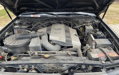 Toyota Land Cruiser 100 рестайлинг 2, 2006 год, 2 350 000 рублей, 11 фотография