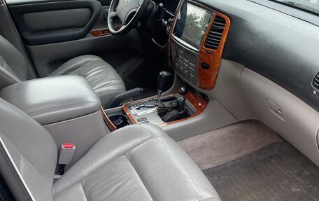 Toyota Land Cruiser 100 рестайлинг 2, 2006 год, 2 350 000 рублей, 10 фотография
