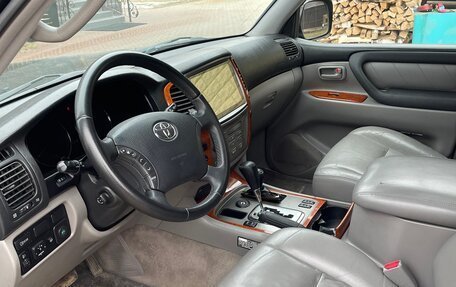 Toyota Land Cruiser 100 рестайлинг 2, 2006 год, 2 350 000 рублей, 13 фотография